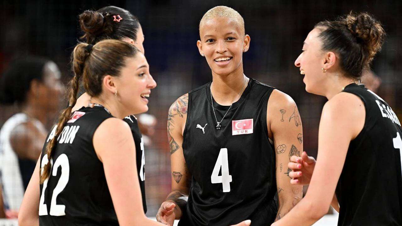 Türk sporunda bir ilk: Melissa Vargas resmen açıkladı, karar verildi! 4